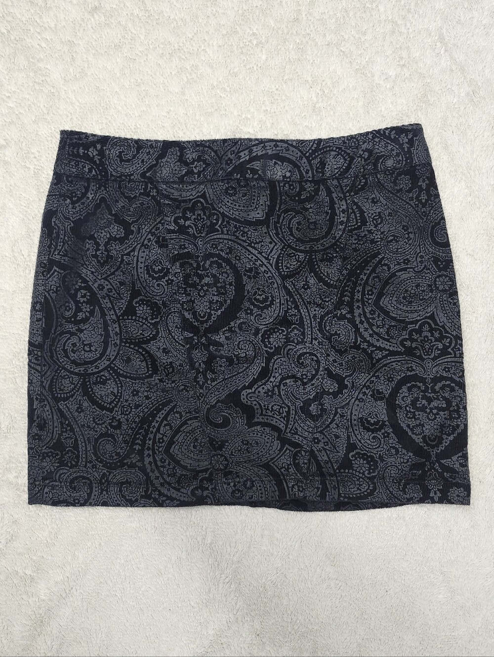 • Express Junior’s Paisley Short Mini Corduroy Skirt Size 0 Black Cotton Blend